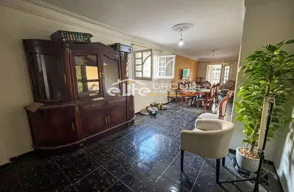 شقة - 3 غرف نوم - 1 حمام للبيع في كامب شيزار - حي وسط - الاسكندرية