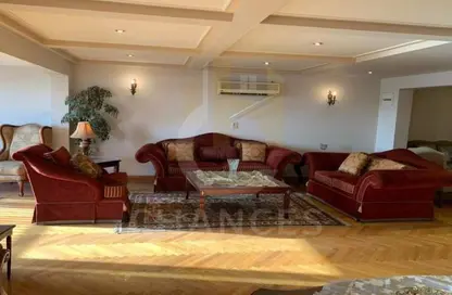 Apartment - 4 Bedrooms - 3 Bathrooms for sale in Cornish El Nile St. - Maadi - Hay El Maadi - Cairo