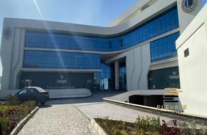 عيادة - غرفة نوم - 1 حمام للبيع في اليجانتري - الحي الاول - التجمع الخامس - مدينة القاهرة الجديدة - القاهرة