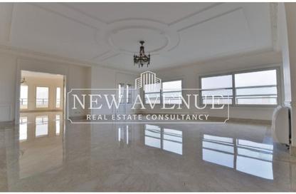 Apartment - 5 Bedrooms - 6 Bathrooms for sale in Nile St. - Dokki - Giza