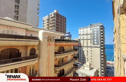 Apartment - 2 Bedrooms - 1 Bathroom for sale in Khaled Ibn Al Walid St. - Miami - Hay Awal El Montazah - Alexandria