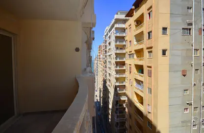 شقة - 2 غرف نوم - 1 حمام للبيع في ميامي - حي اول المنتزة - الاسكندرية