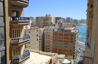 شقة - 2 غرف نوم - 1 حمام للبيع في ميامي - حي اول المنتزة - الاسكندرية