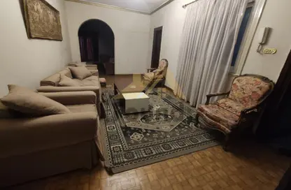 شقة - 3 غرف نوم - 2 حمامات للايجار في شارع احمد حشمت - الزمالك - القاهرة