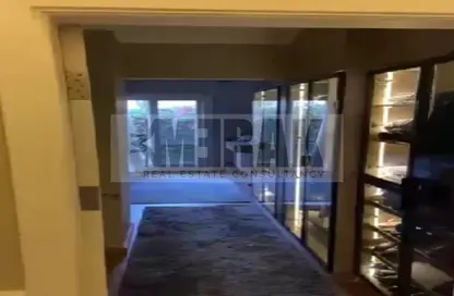 Apartment - 2 Bedrooms - 1 Bathroom for sale in Stone Residence - 5th Settlement Compounds - The 5th Settlement - New Cairo City - Cairo