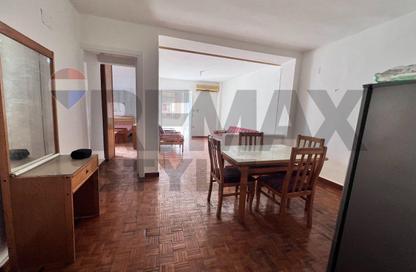 Apartment - 2 Bedrooms - 1 Bathroom for sale in Ismail Mohamed St. - Zamalek - Cairo