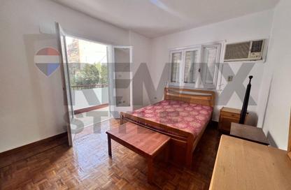 Apartment - 2 Bedrooms - 1 Bathroom for sale in Ismail Mohamed St. - Zamalek - Cairo
