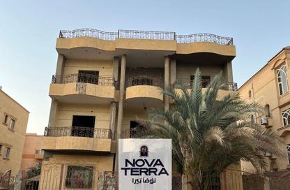 Apartment - 4 Bedrooms - 3 Bathrooms for sale in West Somid - 6 October City - Giza