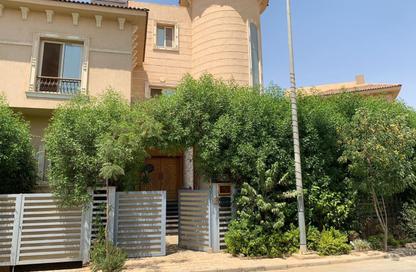 فيلا - 5 - 5 للبيع في ريحانا فيلاز - امتداد المستثمرين الشمالية - مدينة القاهرة الجديدة - القاهرة