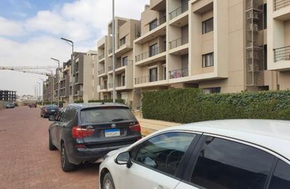 Apartment - 2 Bedrooms - 2 Bathrooms for sale in Moon Residences - Fifth Square - The 5th Settlement - New Cairo City - Cairo