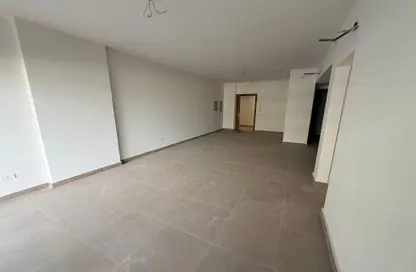 شقة - 2 غرف نوم - 2 حمامات للبيع في كمبوند البروج - كمبوندات الشروق - مدينة الشروق - القاهرة