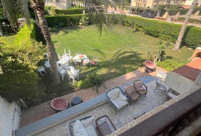 دوبلكس علي ثلاث شوارع في مارينا ٧ موقع مميز بحري