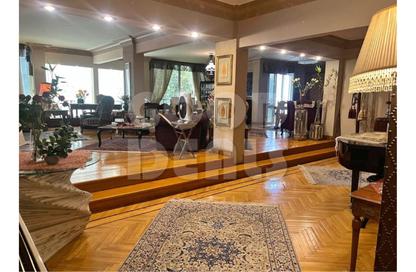 Apartment - 5 Bedrooms - 4 Bathrooms for sale in Al Montaza St. - El Hegaz Square - El Nozha - Cairo
