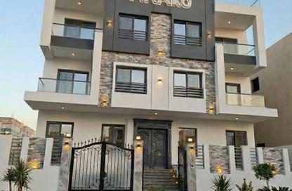 Apartment - 3 Bedrooms - 3 Bathrooms for sale in 2nd Neighborhood - 3rd District East - Shorouk City - Cairo