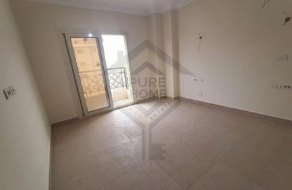 شقة - 3 غرف نوم - 3 حمامات للايجار في صوارى - كمبوندات الاسكندرية - الاسكندرية