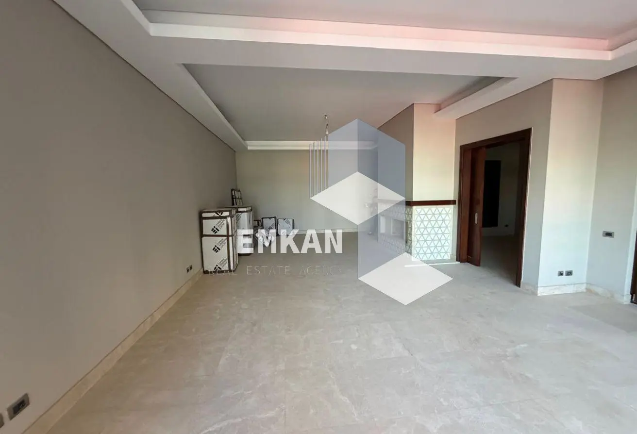 72716132 - Property Main Image