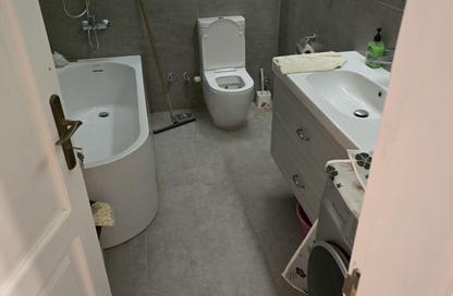 Apartment - 2 Bedrooms - 2 Bathrooms for sale in Hyde Park - New Cairo City - Cairo