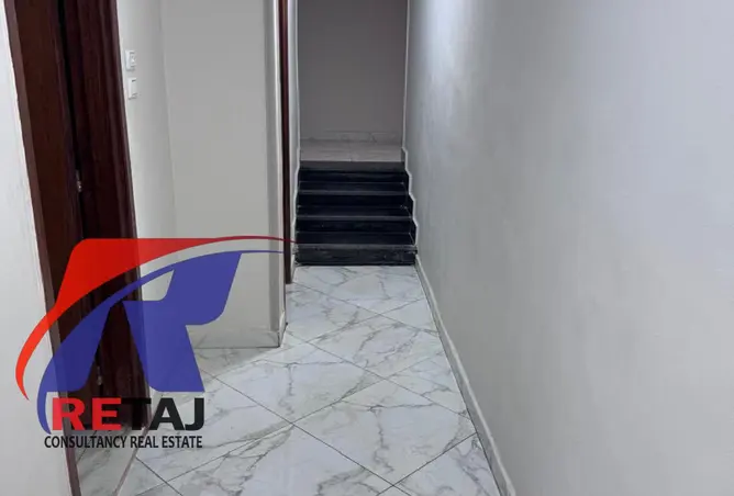 98012185 - Property Image 3