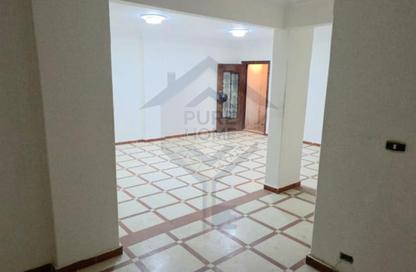 Apartment - 3 Bedrooms - 1 Bathroom for sale in Mahmoud Al Essawy St. - Miami - Hay Awal El Montazah - Alexandria