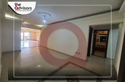 شقة - 3 غرف نوم - 2 حمامات للايجار في شارع البرت الاول - سموحة - حي شرق - الاسكندرية