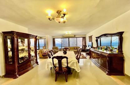 Apartment - 5 Bedrooms - 3 Bathrooms for sale in Cornish El Nile St. - Maadi - Hay El Maadi - Cairo