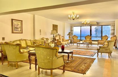 Apartment - 5 Bedrooms - 3 Bathrooms for sale in Cornish El Nile St. - Maadi - Hay El Maadi - Cairo