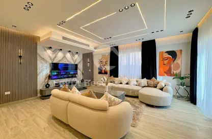 فيلا - 5 غرف نوم - 6 حمامات للبيع في كومباوند سعاده - مدينة القاهرة الجديدة - القاهرة