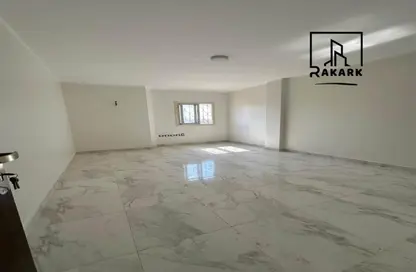 Office Space - 3 Bedrooms - 2 Bathrooms for rent in Salah Salem St. - Roxy - Heliopolis - Masr El Gedida - Cairo