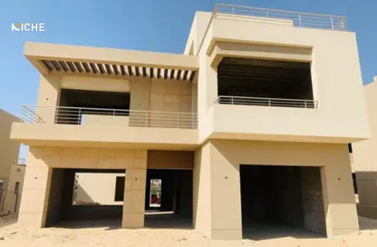 Villa - 4 Bedrooms - 6 Bathrooms for sale in The Crown - Cairo Alexandria Desert Road - 6 October City - Giza