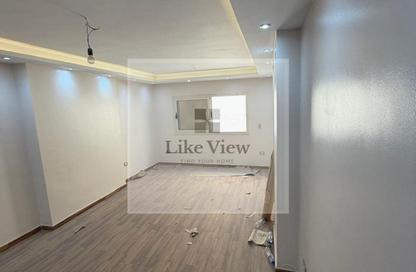Apartment - 3 Bedrooms - 1 Bathroom for sale in Gate 4 - Mena - Hadayek El Ahram - Giza