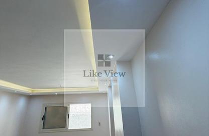 Apartment - 3 Bedrooms - 1 Bathroom for sale in Gate 4 - Mena - Hadayek El Ahram - Giza