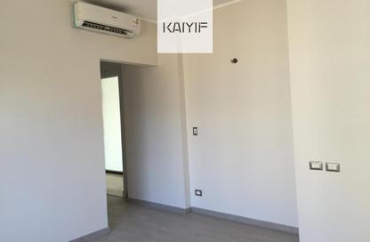شقة - 2 غرف نوم - 2 حمامات للايجار في فيلدج جيت - المستثمرين الجنوبية - مدينة القاهرة الجديدة - القاهرة