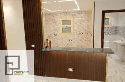 Apartment - 3 - 2 for sale in Al Khamayel city - Sheikh Zayed Compounds - Sheikh Zayed City - Giza