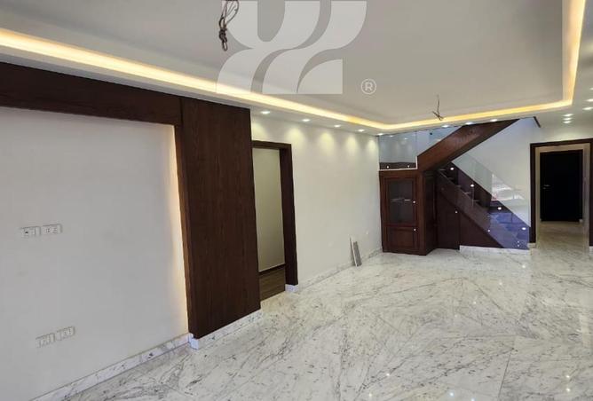 74027363 - Property Main Image
