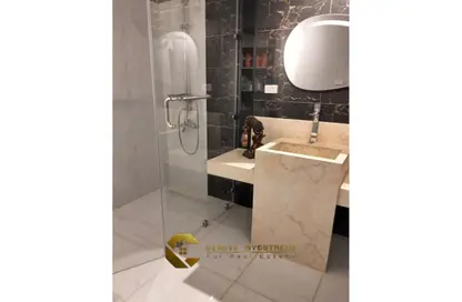 شقة - 5 غرف نوم - 5 حمامات للبيع في شارع 13 - الحي الثالث عشر - الشيخ زايد - الجيزة