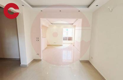 Apartment - 2 Bedrooms - 1 Bathroom for sale in La Vison St. - Bolkly - Hay Sharq - Alexandria