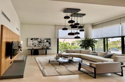 Villa - 4 Bedrooms - 3 Bathrooms for sale in Royal City - Sheikh Zayed Compounds - Sheikh Zayed City - Giza