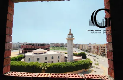 شقة - 3 غرف نوم - 2 حمامات للبيع في المنطقة السادسة شرق - مدينة الشروق - القاهرة
