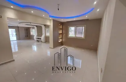 شقة - 3 غرف نوم - 2 حمامات للبيع في شارع تحسين فرغلي - المنطقة الأولى - مدينة نصر - القاهرة