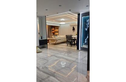 Apartment - 3 Bedrooms - 2 Bathrooms for sale in Street 12 - Maadi - Hay El Maadi - Cairo
