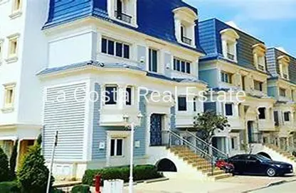 Apartment - 2 Bedrooms - 2 Bathrooms for sale in Mountain View iCity - 5th Settlement Compounds - The 5th Settlement - New Cairo City - Cairo