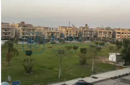 شقة - 4 غرف نوم - 2 حمامات للبيع في شارع الشيماء - المنطقة و - حى جنوب الاكايمية - مدينة القاهرة الجديدة - القاهرة