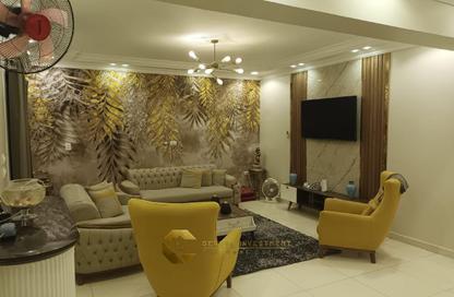شقة - 3 غرف نوم - 2 حمامات للبيع في الحي السادس عشر - الشيخ زايد - الجيزة