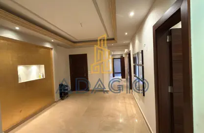 Apartment - 3 Bedrooms - 3 Bathrooms for sale in Beverly Hills Road - 17th District - Sheikh Zayed City - Giza