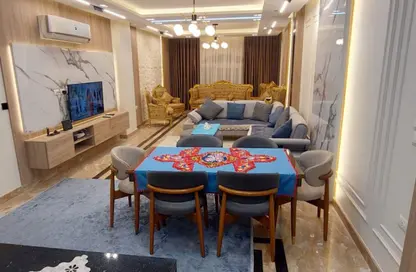 شقة - 3 غرف نوم - 2 حمامات للايجار في الحي الثامن - الشيخ زايد - الجيزة