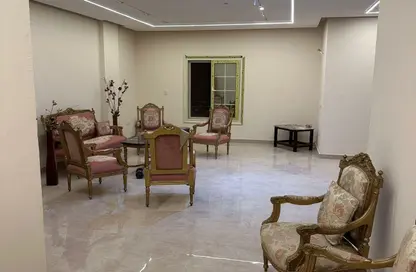 شقة - 5 غرف نوم - 3 حمامات للبيع في حى القرنفل - التجمع الخامس - مدينة القاهرة الجديدة - القاهرة