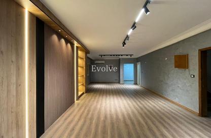 Office Space - Studio - 3 Bathrooms for rent in Zahraa Al Maadi St. - Degla - Hay El Maadi - Cairo