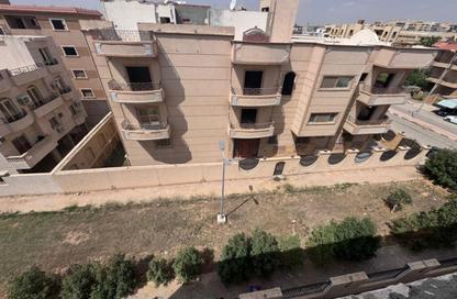 شقة - 3 غرف نوم - 2 حمامات للبيع في المجاورة الثانية - الحي الثالث شرق - مدينة الشروق - القاهرة