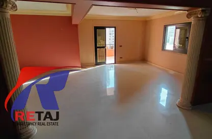 شقة - 4 غرف نوم - 2 حمامات للبيع في شارع ابن النفيس - المنطقة السادسة - مدينة نصر - القاهرة