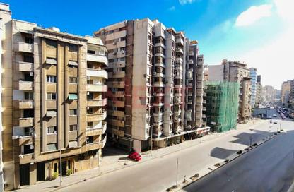 شقة - 3 غرف نوم - 2 حمامات للبيع في شارع رشدي - رشدي - حي شرق - الاسكندرية